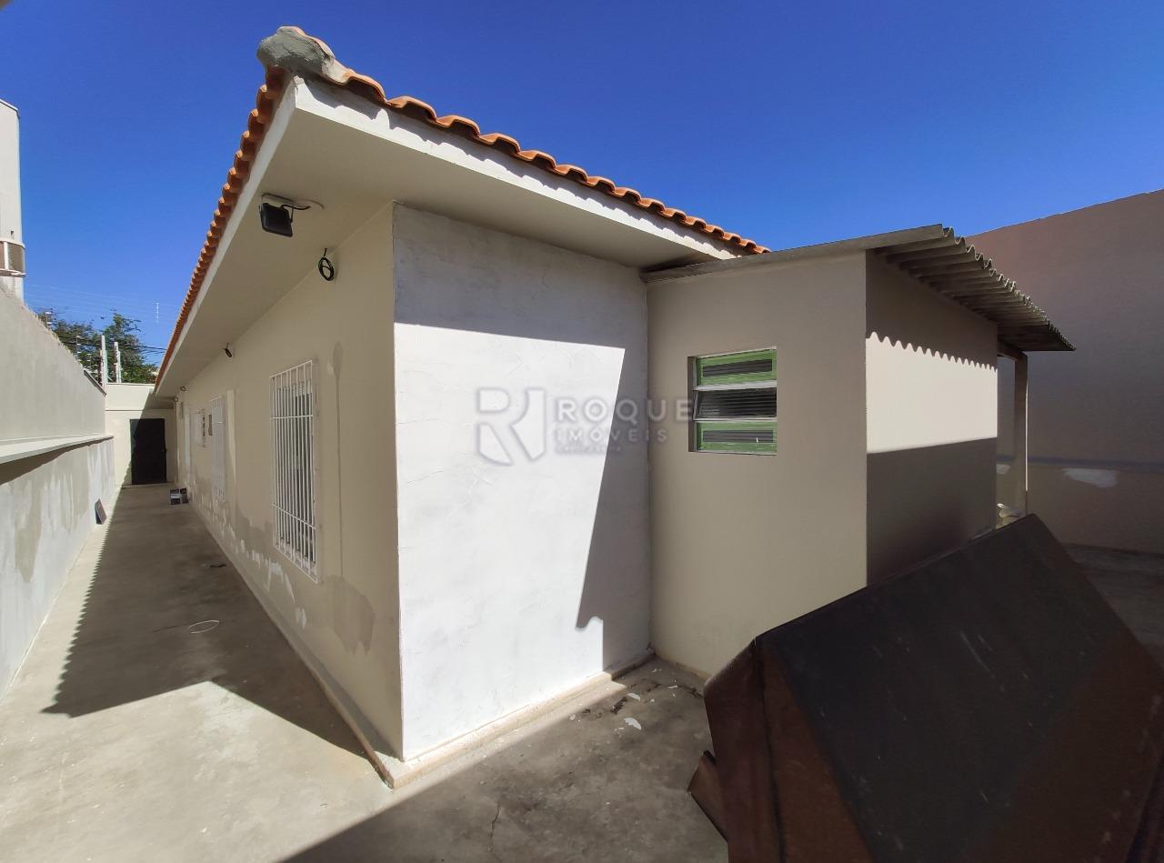 Casa Comercial para aluguel no bairro Vila Claudia: Fundo 