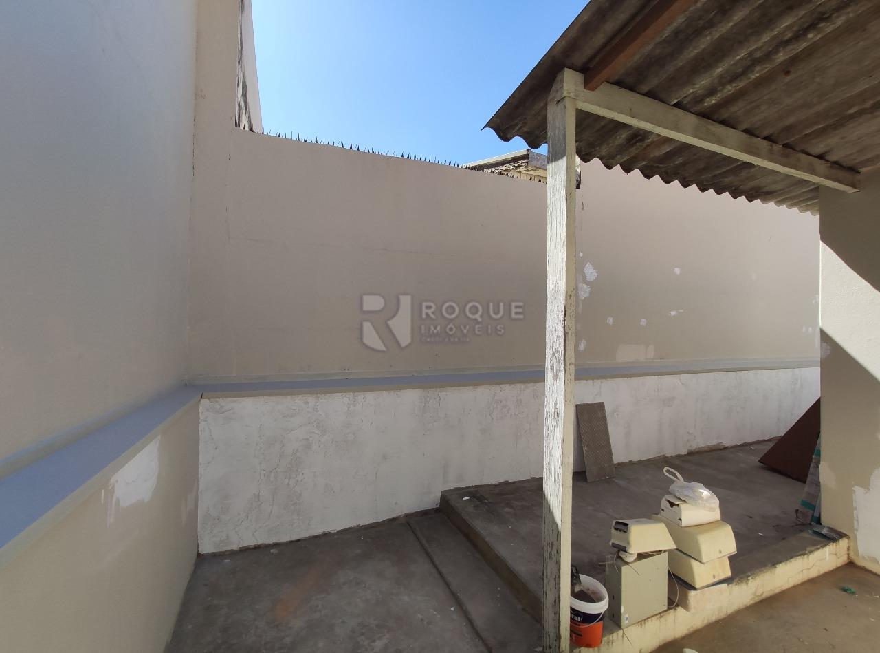 Casa Comercial para aluguel no bairro Vila Claudia: Fundo 