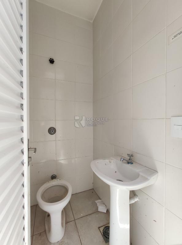 Casa Comercial para aluguel no bairro Vila Claudia: WC social externo 