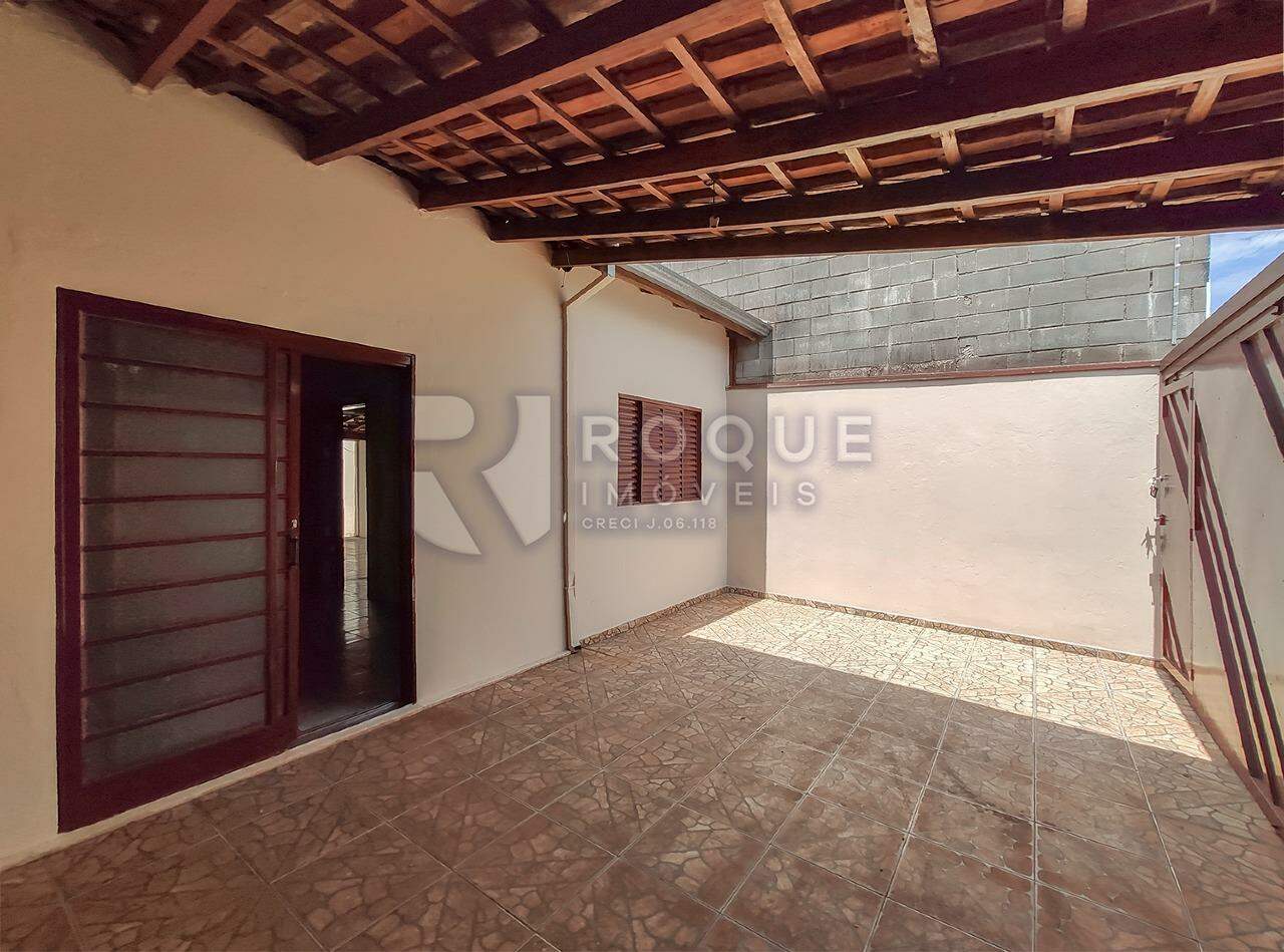 Casa Residencial para aluguel no bairro Jardim Residencial Roseira: Garagem 