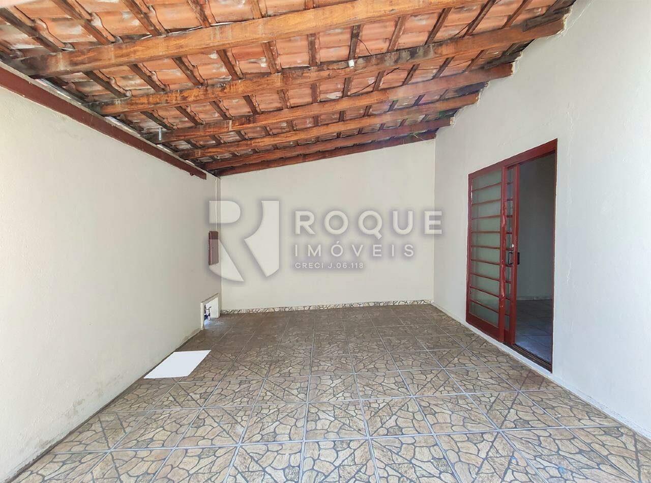 Casa Residencial para aluguel no bairro Jardim Residencial Roseira: Garagem