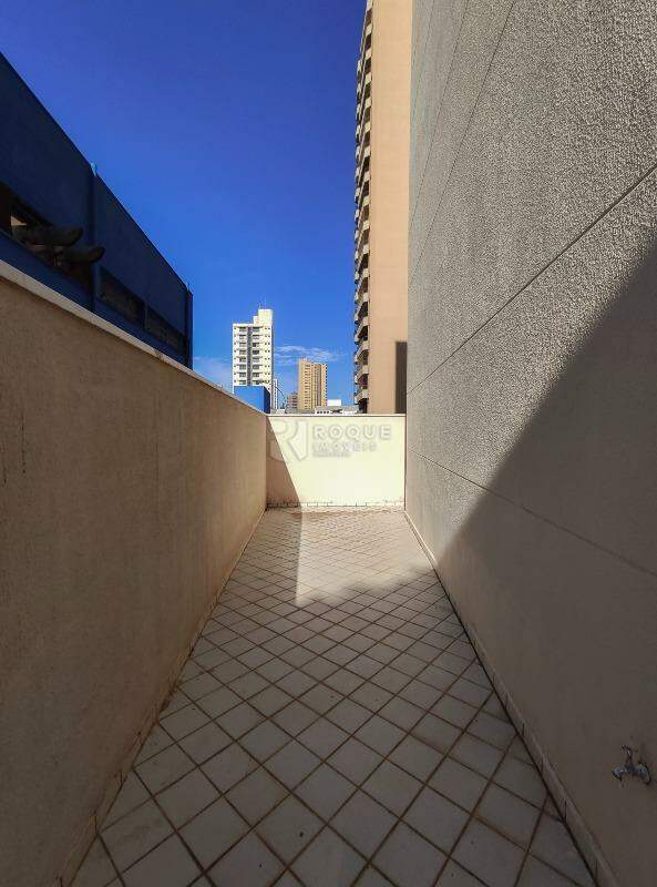 Apartamento para aluguel no bairro Centro: Sacada