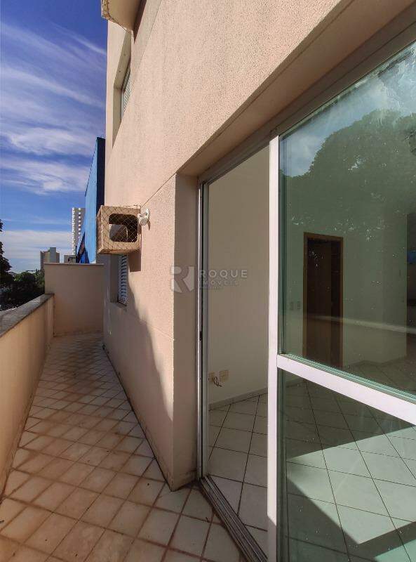 Apartamento para aluguel no bairro Centro: Sacada 
