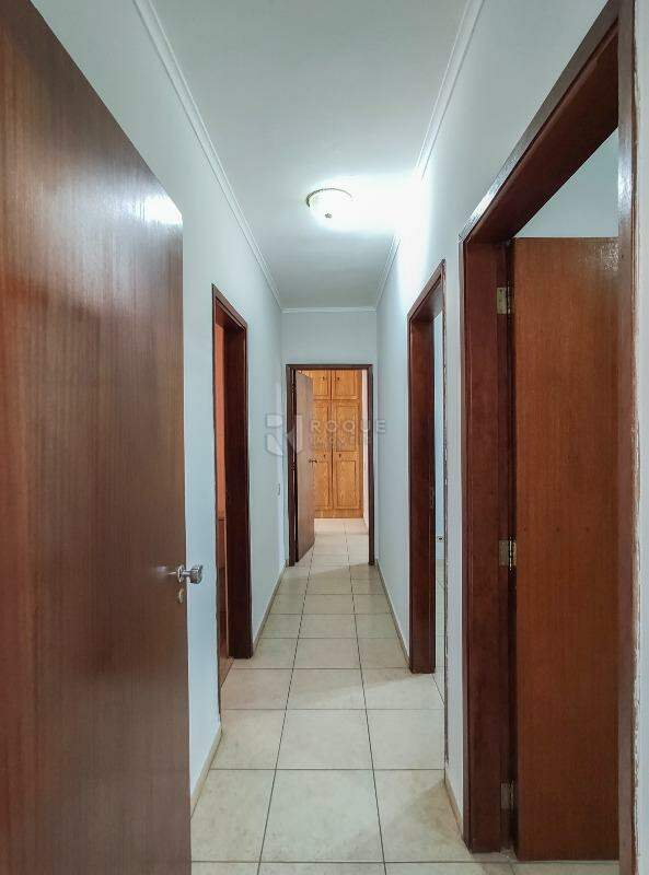 Apartamento para aluguel no bairro Centro: Hall 