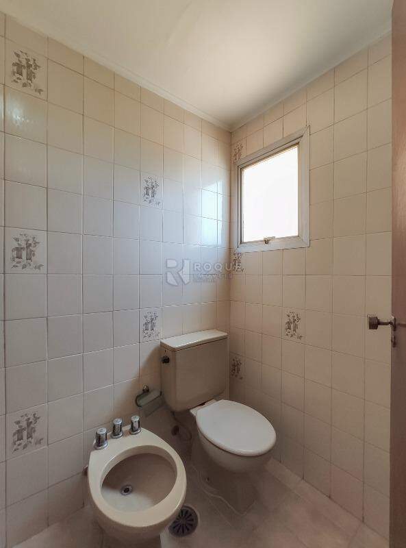 Apartamento para aluguel no bairro Centro: WC suíte 