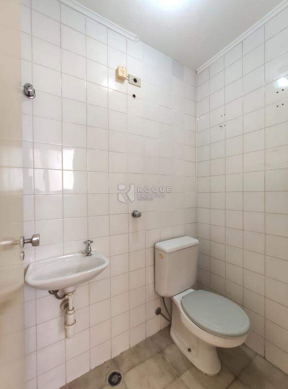 Apartamento para aluguel no bairro Centro: WC fundo 