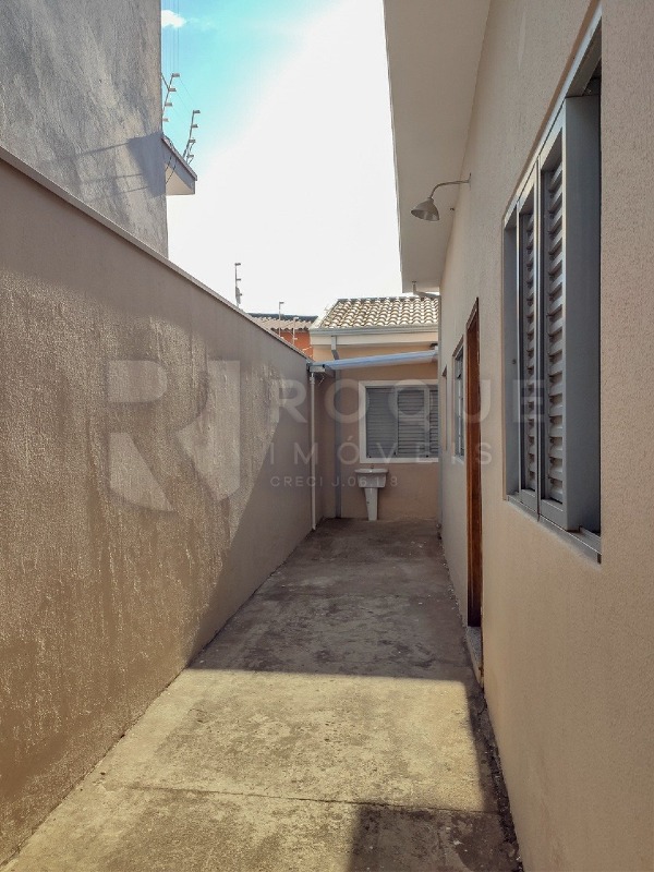 Casa Comercial para aluguel no bairro Centro: Corredor fundo