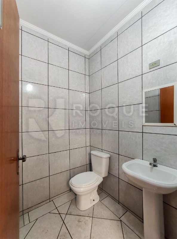 Casa Comercial para aluguel no bairro Centro: WC fundo