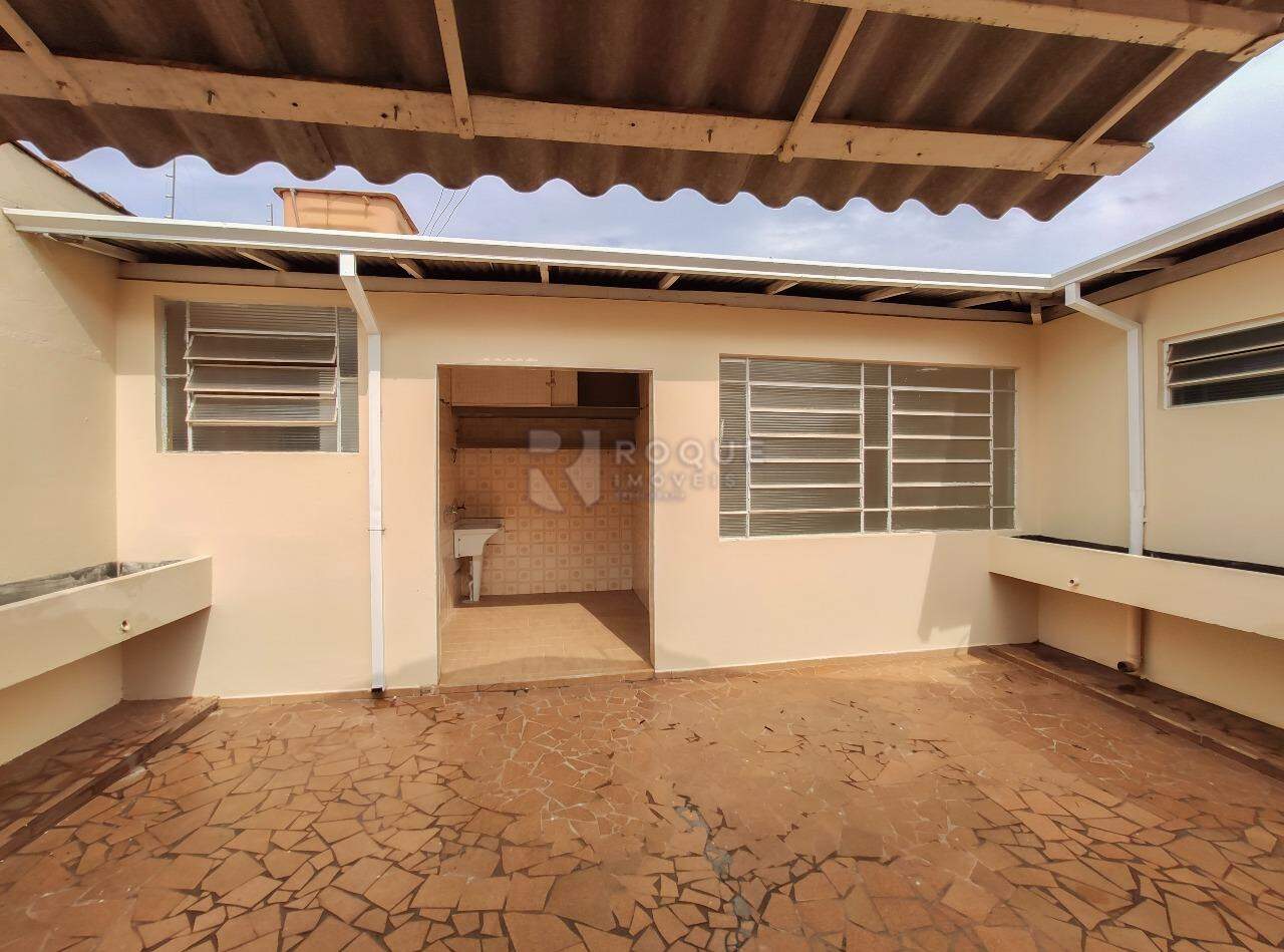 Casa Residencial para aluguel no bairro Vila São João: Fundo