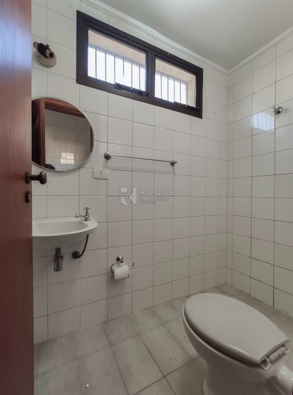 Apartamento para aluguel no bairro Centro: WC fundo 