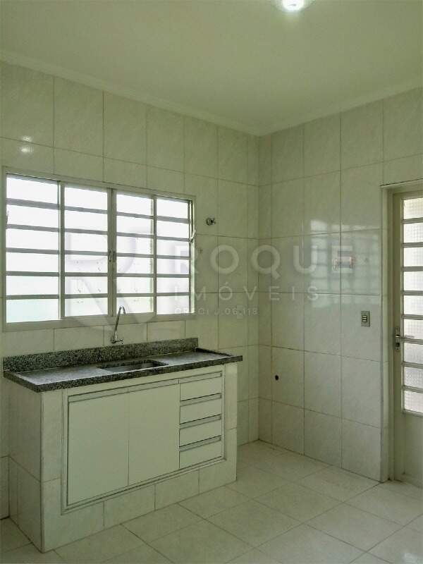 Casa Residencial para aluguel no bairro Vila Cristovam: Cozinha 