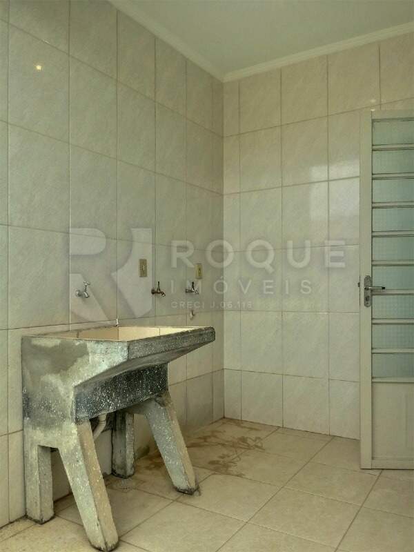 Casa Residencial para aluguel no bairro Vila Cristovam: Área de serviço 