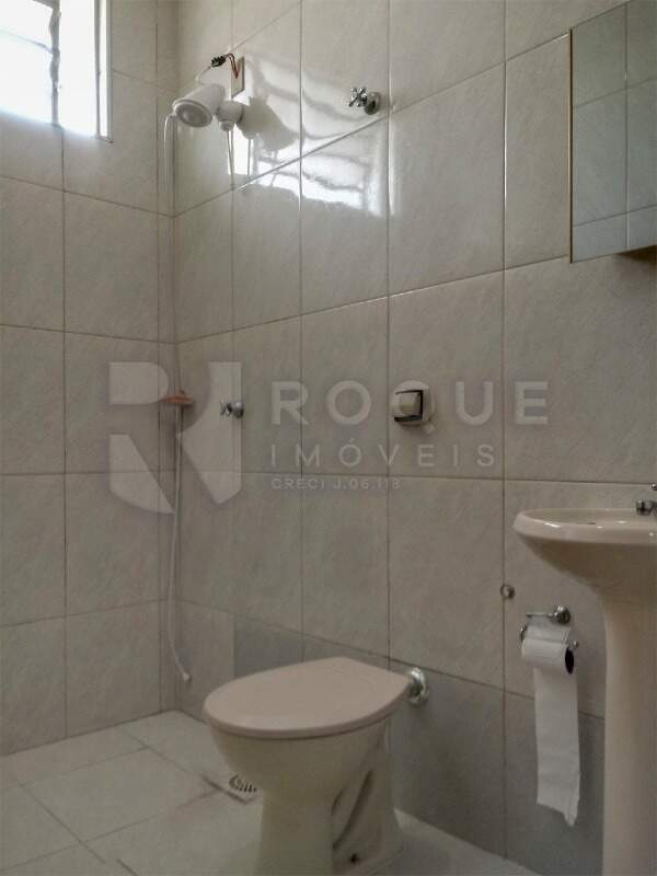 Casa Residencial para aluguel no bairro Vila Cristovam: WC 