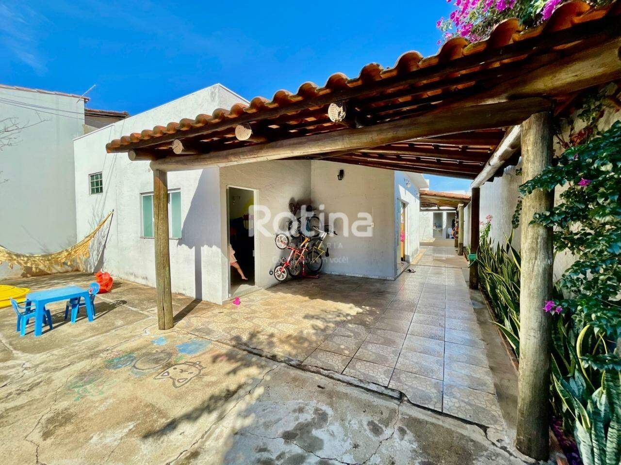 Casa à venda, 3 quartos em Uberlândia no bairro Presidente Roosevelt no valor de R$ 650.000,00 - Rotina Imobiliária: 