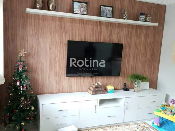 Casa para alugar, 3 quartos em Uberlândia no bairro Santa Luzia no valor de R$ 5.000,00 - Rotina Imobiliária: 