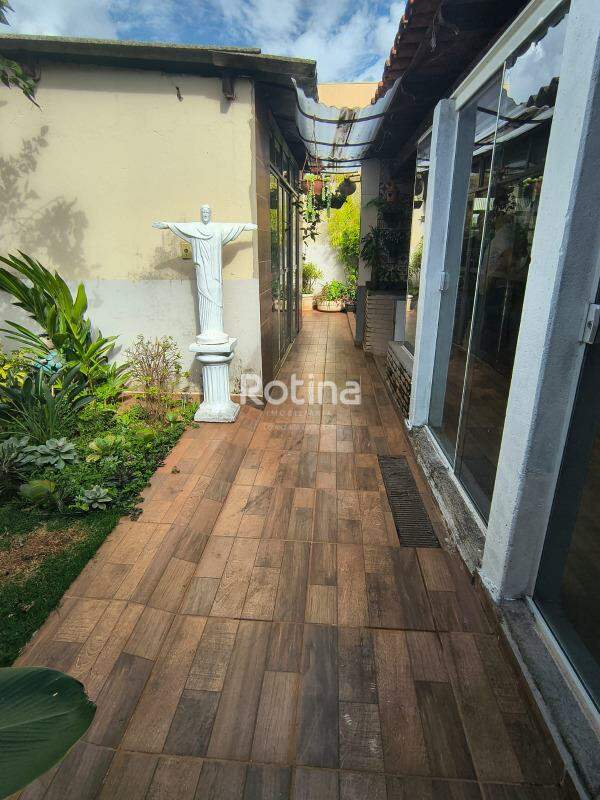 Casa à venda, 3 quartos em Uberlândia no bairro Jardim das Palmeiras no valor de R$ 520.000,00 - Rotina Imobiliária: 