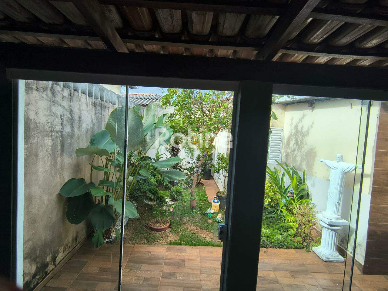 Casa à venda, 3 quartos em Uberlândia no bairro Jardim das Palmeiras no valor de R$ 520.000,00 - Rotina Imobiliária: 
