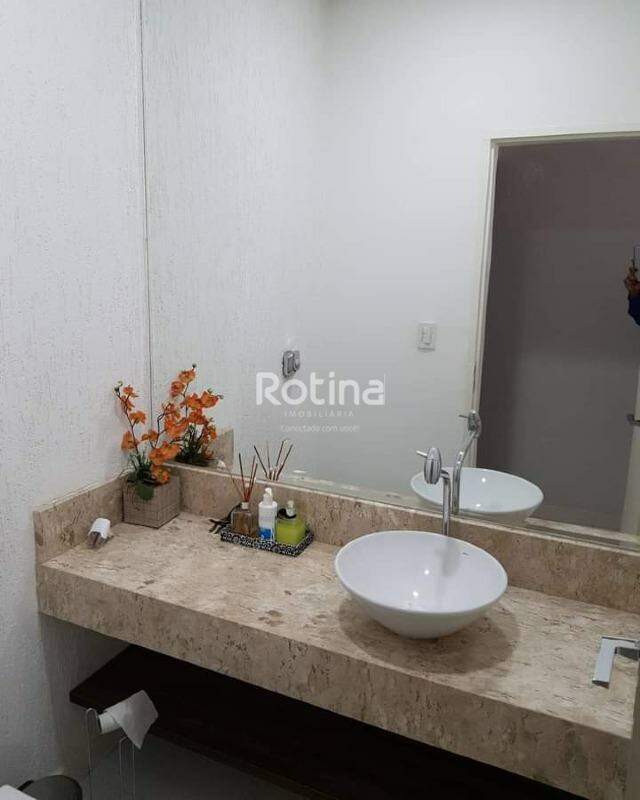 Casa à venda, 3 quartos em Uberlândia no bairro Santa Luzia no valor de R$ 995.000,00 - Rotina Imobiliária: 