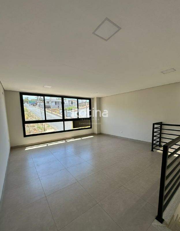 Loja para alugar, em Uberlândia no bairro Vigilato Pereira no valor de R$ 3.500,00 - Rotina Imobiliária: 