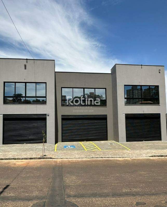 Loja para alugar, em Uberlândia no bairro Vigilato Pereira no valor de R$ 3.400,00 - Rotina Imobiliária: 