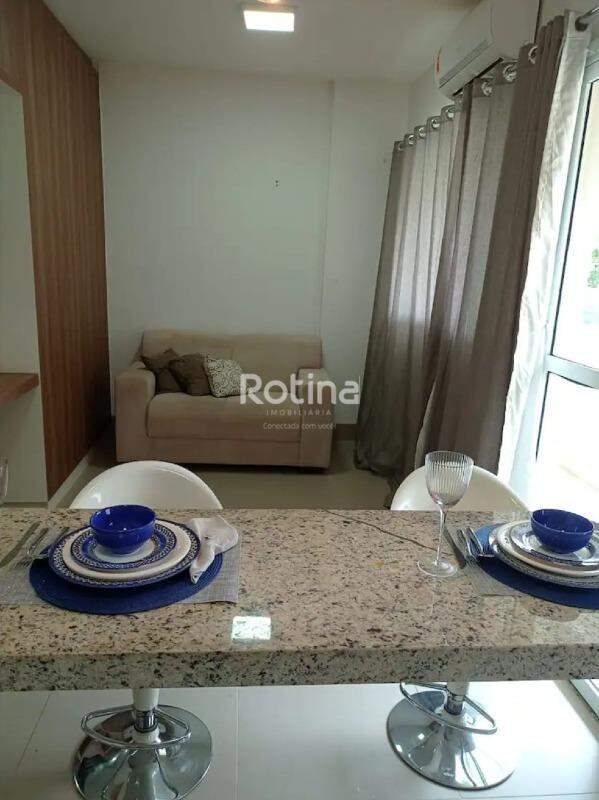 Flat para alugar, 1 quarto em Uberlândia no bairro Morada da Colina no valor de R$ 2.100,00 - Rotina Imobiliária: 