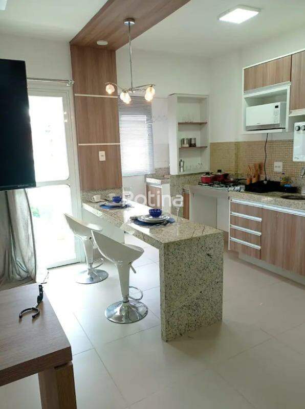 Flat para alugar, 1 quarto em Uberlândia no bairro Morada da Colina no valor de R$ 2.100,00 - Rotina Imobiliária: 