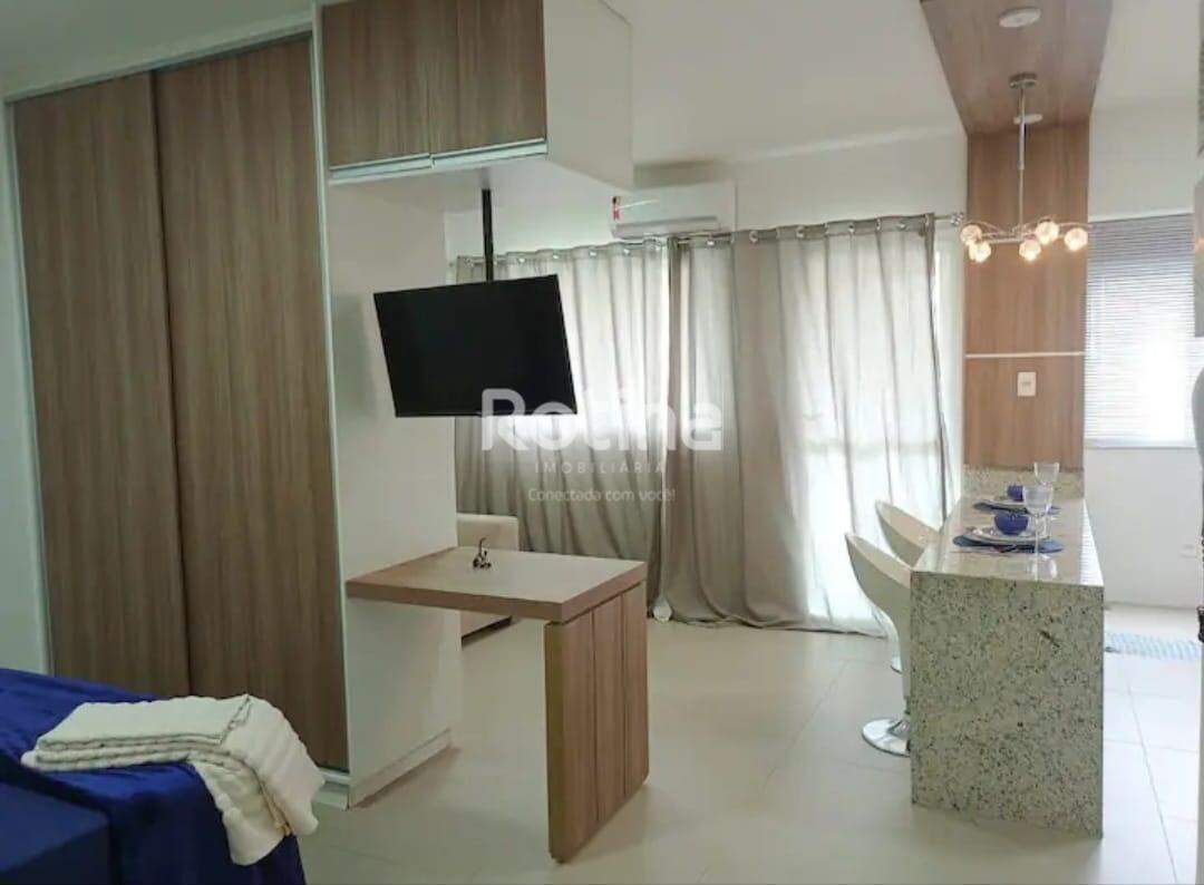 Flat para alugar, 1 quarto em Uberlândia no bairro Morada da Colina no valor de R$ 2.100,00 - Rotina Imobiliária: 