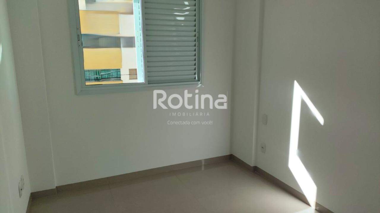 Apartamento para alugar, 3 quartos em Uberlândia no bairro Santa Mônica no valor de R$ 3.000,00 - Rotina Imobiliária: 