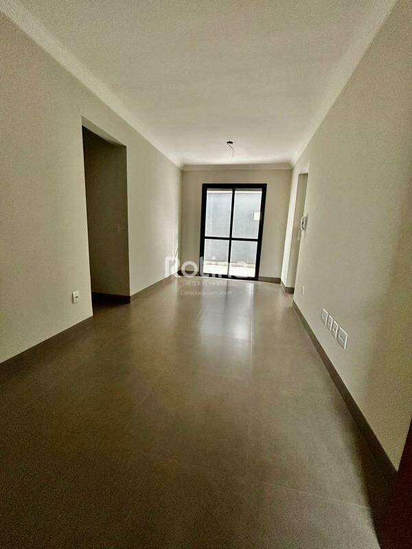 Apartamento à venda, 2 quartos em Uberlândia no bairro Santa Mônica no valor de R$ 450.000,00 - Rotina Imobiliária: 