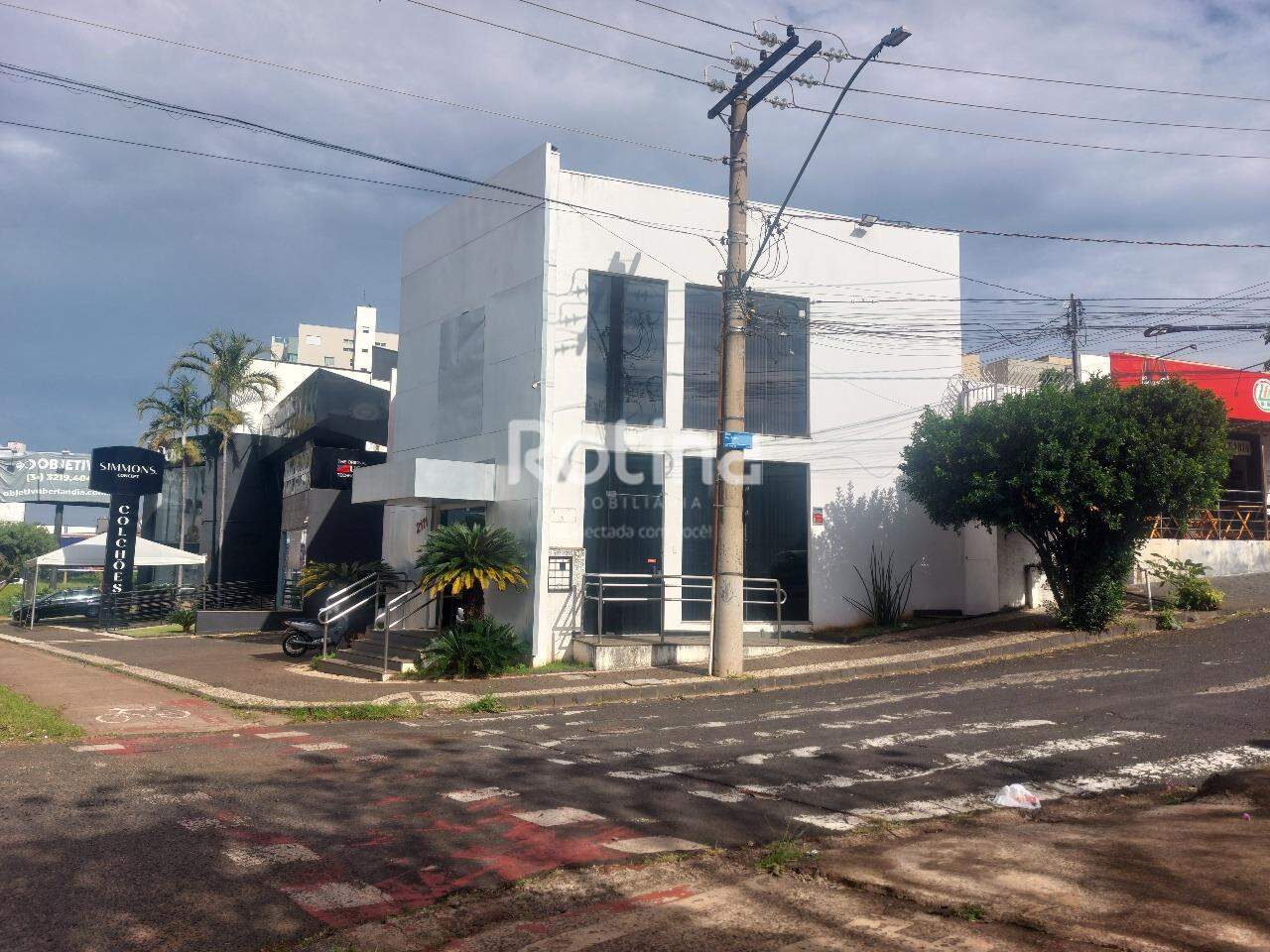 Loja para alugar, em Uberlândia no bairro Morada da Colina no valor de R$ 18.000,00 - Rotina Imobiliária: 