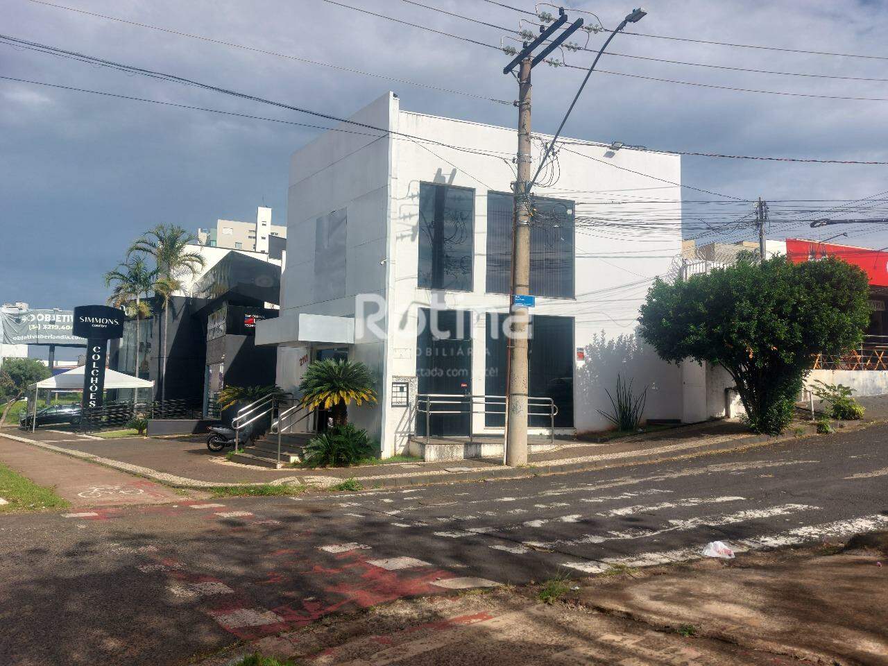 Loja para alugar, em Uberlândia no bairro Morada da Colina no valor de R$ 18.000,00 - Rotina Imobiliária: 