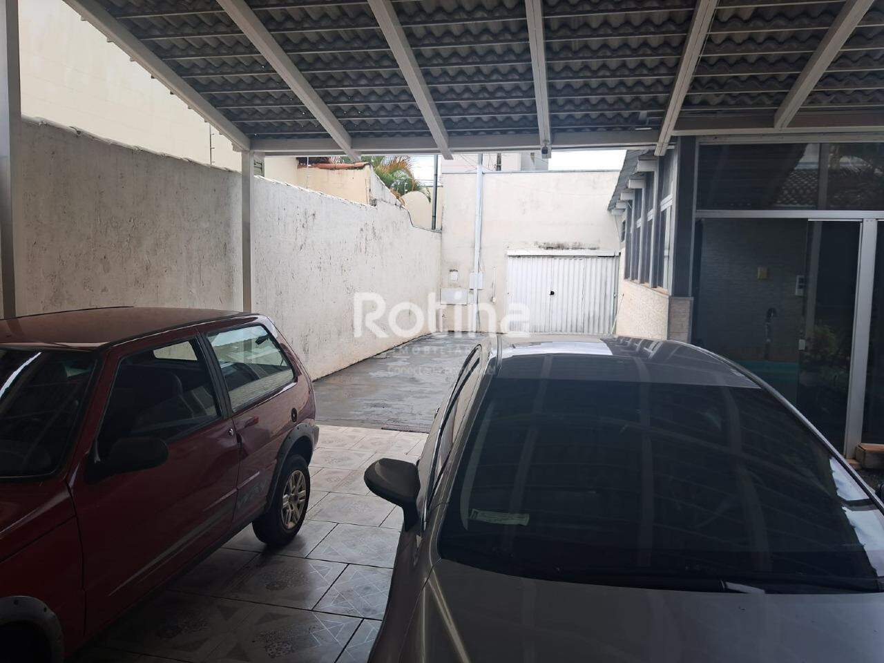 Casa para alugar, 3 quartos em Uberlândia no bairro Santa Mônica no valor de R$ 3.500,00 - Rotina Imobiliária: 