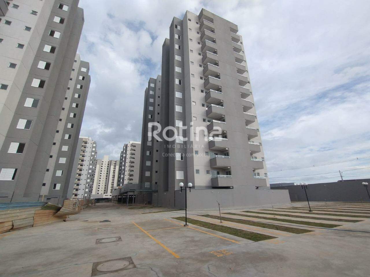 Apartamento para alugar, 2 quartos em Uberlândia no bairro Novo Mundo no valor de R$ 1.200,00 - Rotina Imobiliária: 