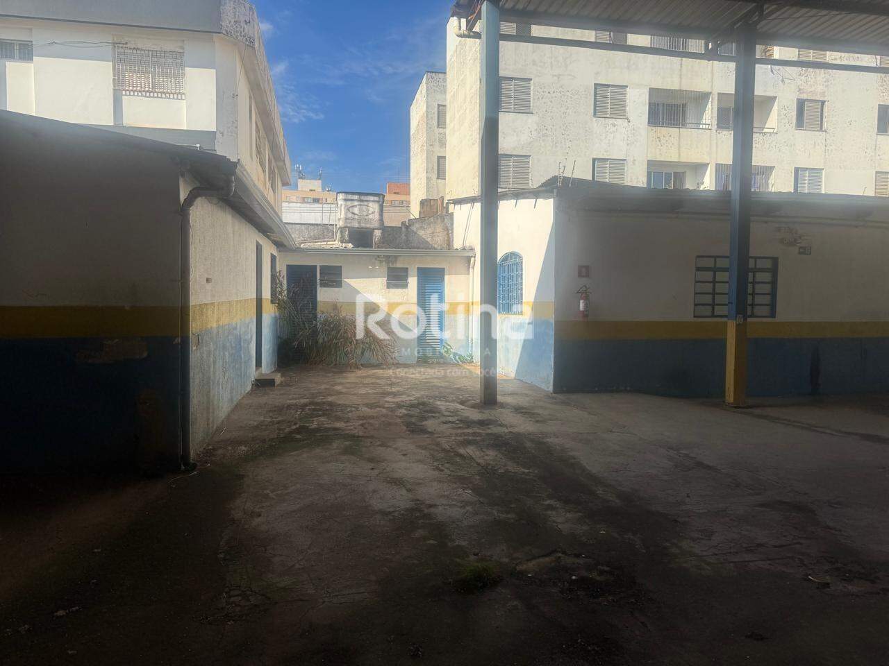 Galpão para alugar, em Uberlândia no bairro Martins no valor de R$ 13.000,00 - Rotina Imobiliária: 