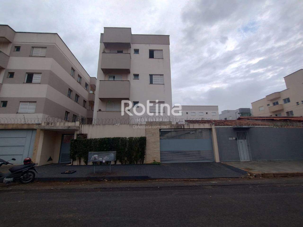 Apartamento para alugar, 2 quartos em Uberlândia no bairro Santa Mônica no valor de R$ 1.800,00 - Rotina Imobiliária: 
