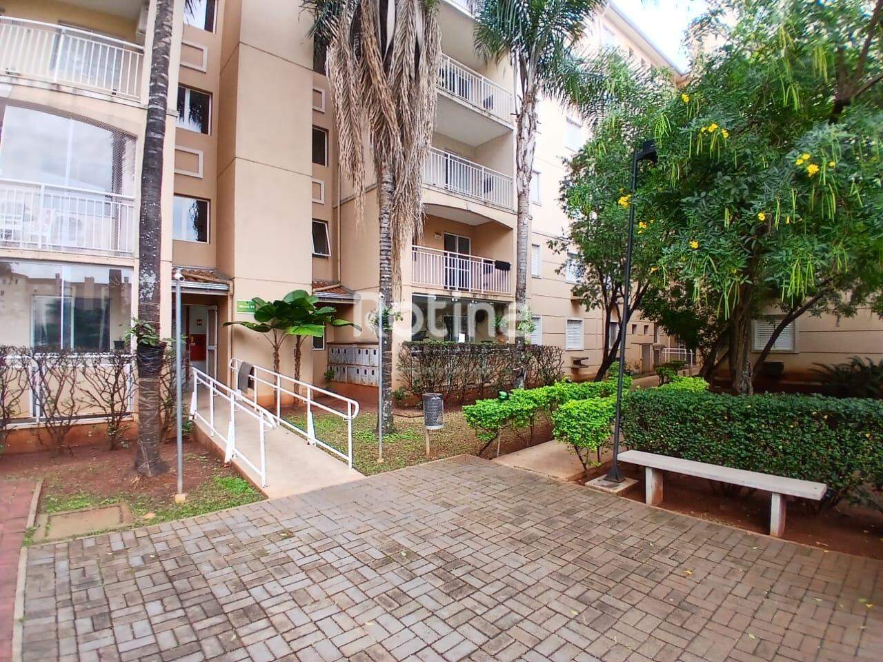 Apartamento para alugar, 3 quartos em Uberlândia no bairro Santa Mônica no valor de R$ 2.500,00 - Rotina Imobiliária: 