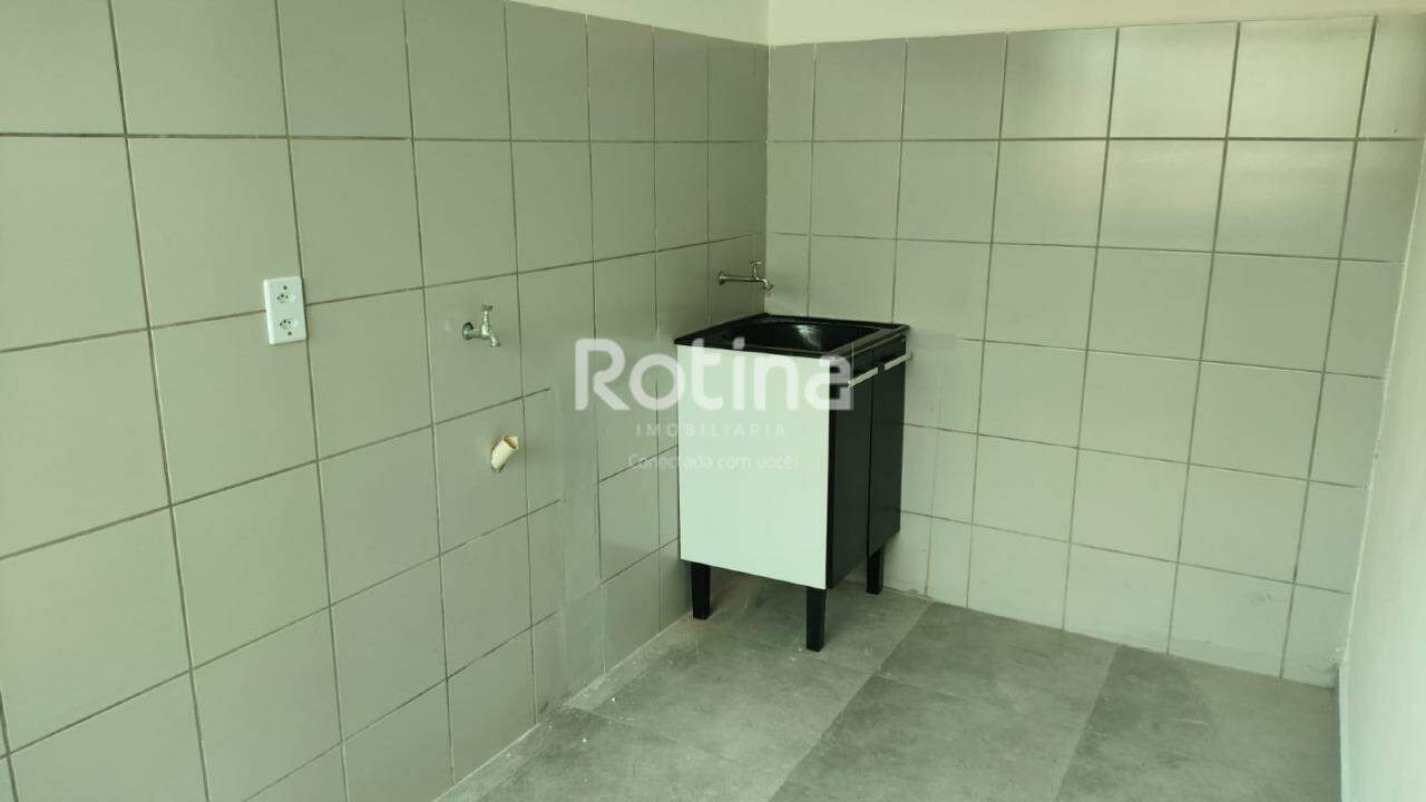 Apartamento para alugar, 3 quartos em Uberlândia no bairro Santa Mônica no valor de R$ 2.000,00 - Rotina Imobiliária: 