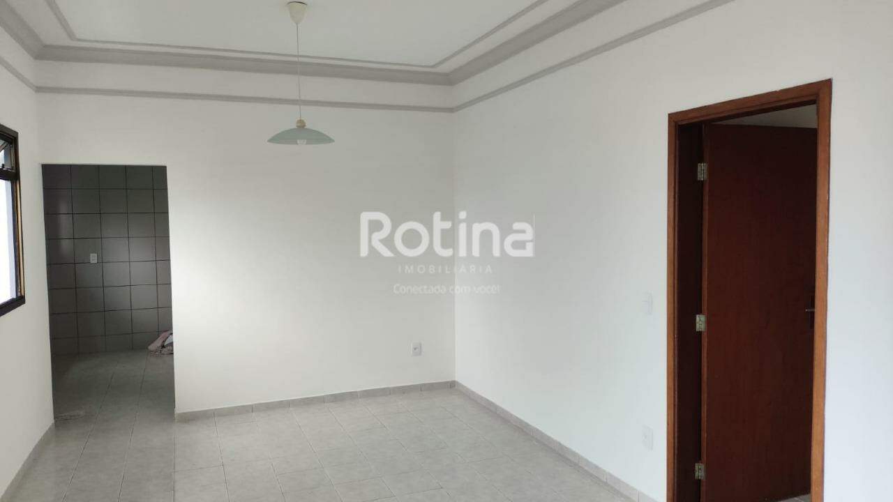 Apartamento para alugar, 3 quartos em Uberlândia no bairro Santa Mônica no valor de R$ 2.000,00 - Rotina Imobiliária: 
