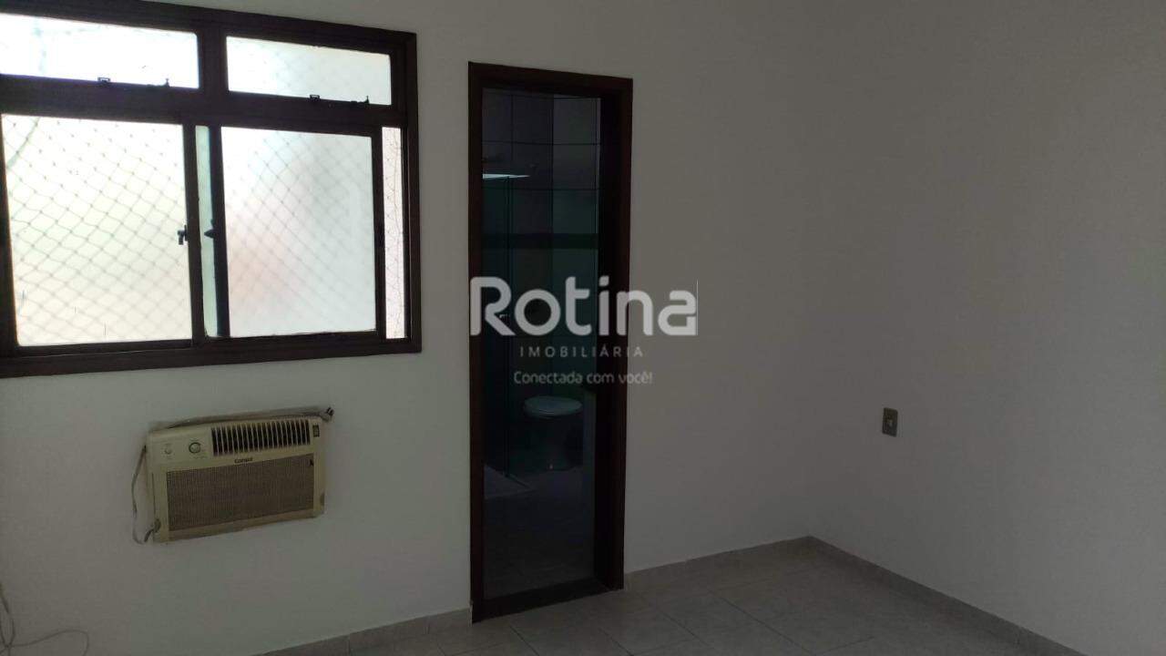 Apartamento para alugar, 3 quartos em Uberlândia no bairro Santa Mônica no valor de R$ 2.000,00 - Rotina Imobiliária: 