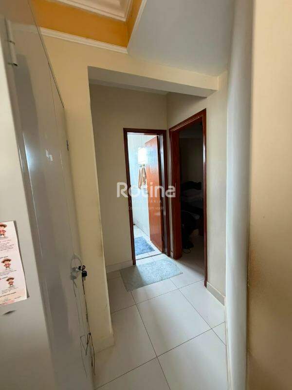 Apartamento à venda, 2 quartos em Uberlândia no bairro Santa Mônica no valor de R$ 280.000,00 - Rotina Imobiliária: 