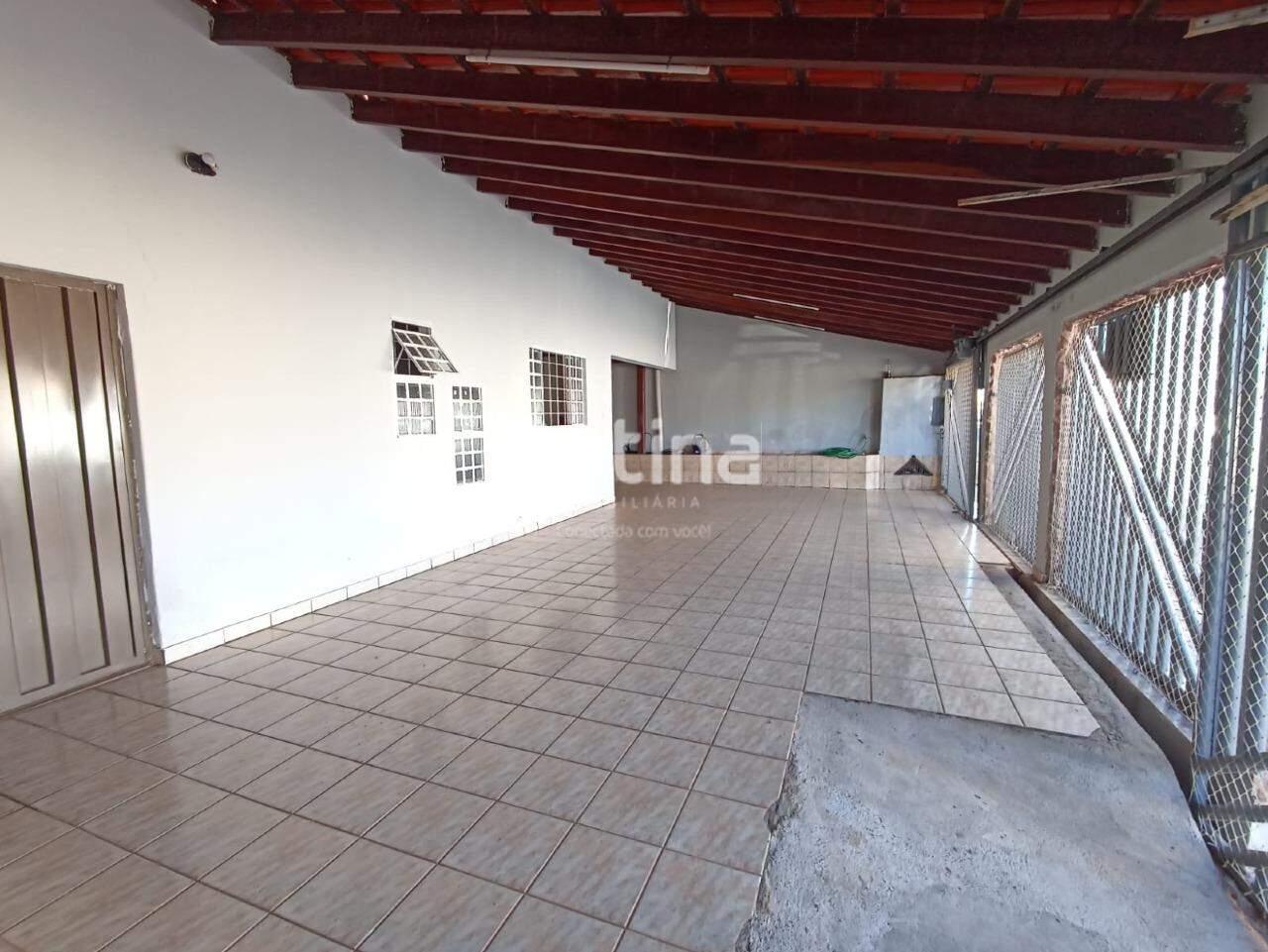 Casa à venda, 3 quartos em Uberlândia no bairro São Jorge no valor de R$ 580.000,00 - Rotina Imobiliária: 