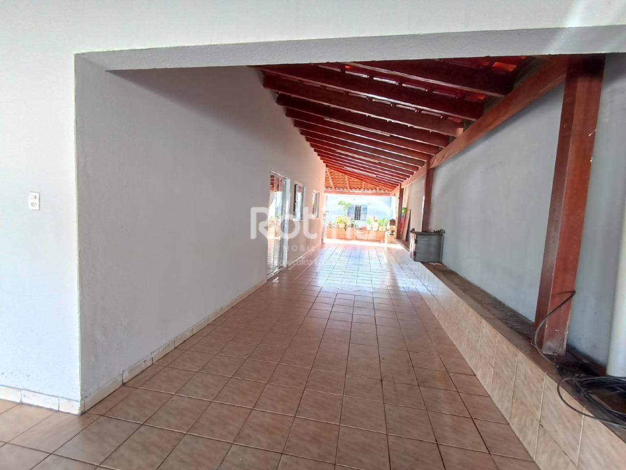 Casa à venda, 3 quartos em Uberlândia no bairro São Jorge no valor de R$ 580.000,00 - Rotina Imobiliária: 