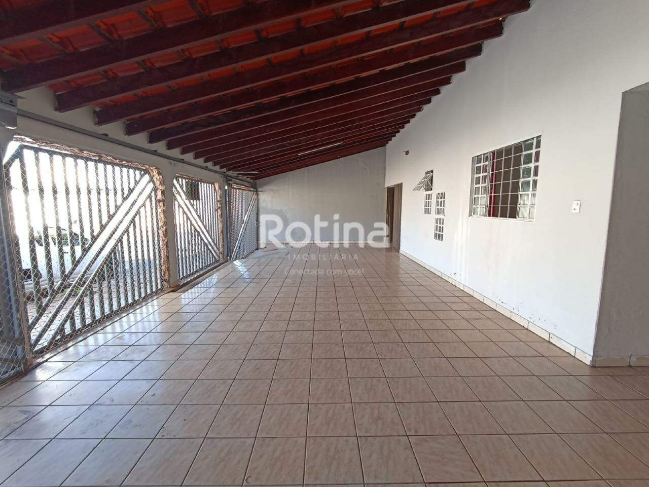Casa à venda, 3 quartos em Uberlândia no bairro São Jorge no valor de R$ 580.000,00 - Rotina Imobiliária: 