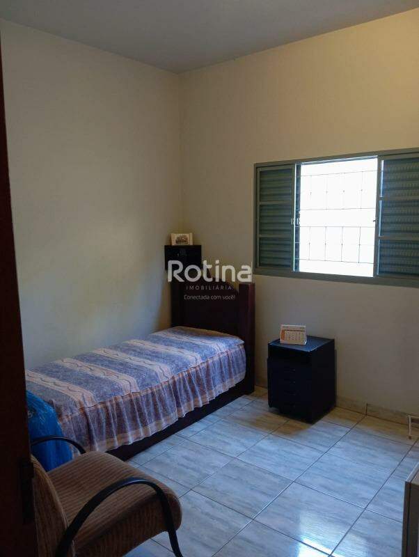 Casa à venda, 4 quartos em Uberlândia no bairro Santa Mônica no valor de R$ 950.000,00 - Rotina Imobiliária: 