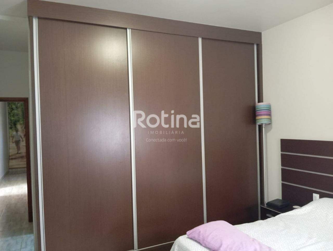 Casa à venda, 4 quartos em Uberlândia no bairro Santa Mônica no valor de R$ 950.000,00 - Rotina Imobiliária: 