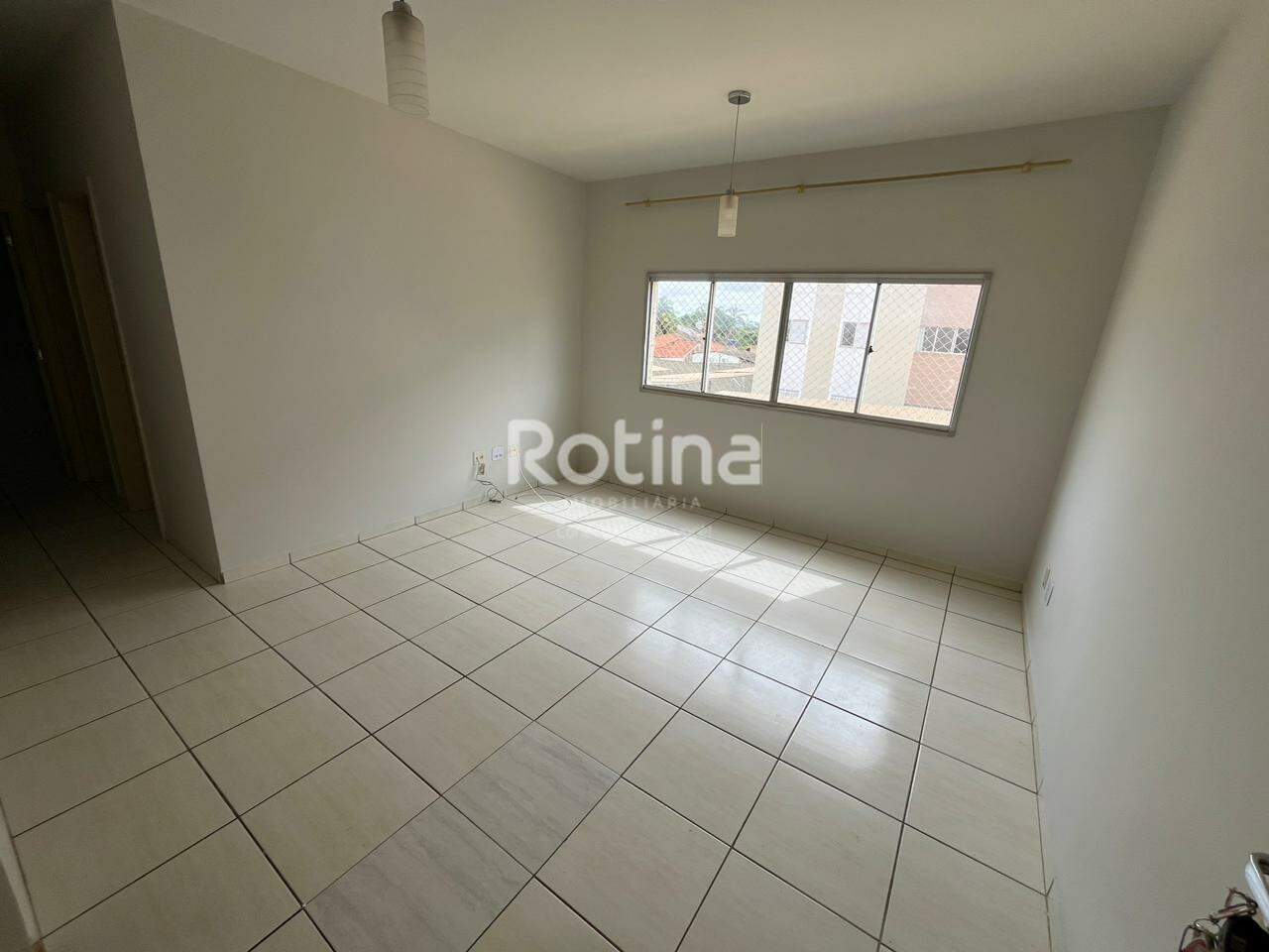 Apartamento à venda, 3 quartos em Uberlândia no bairro Chacaras Tubalina e Quartel no valor de R$ 280.000,00 - Rotina Imobiliária: 