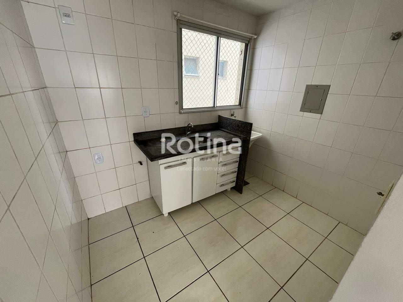 Apartamento à venda, 3 quartos em Uberlândia no bairro Chacaras Tubalina e Quartel no valor de R$ 280.000,00 - Rotina Imobiliária: 