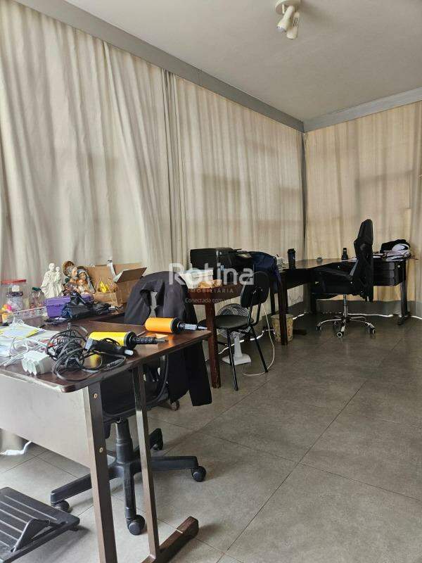 Apartamento à venda, 5 quartos em Uberlândia no bairro Centro no valor de R$ 450.000,00 - Rotina Imobiliária: 