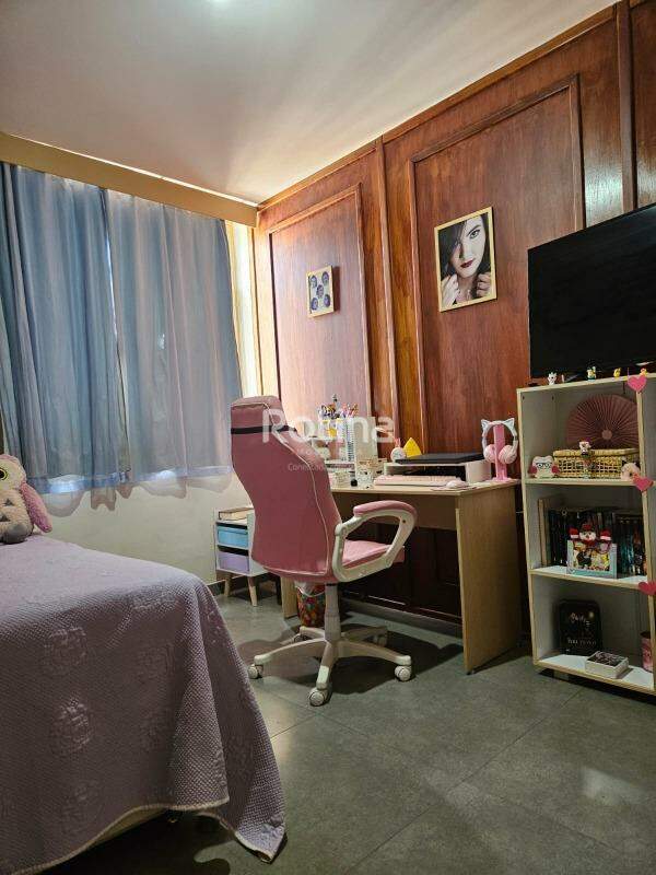 Apartamento à venda, 5 quartos em Uberlândia no bairro Centro no valor de R$ 450.000,00 - Rotina Imobiliária: 