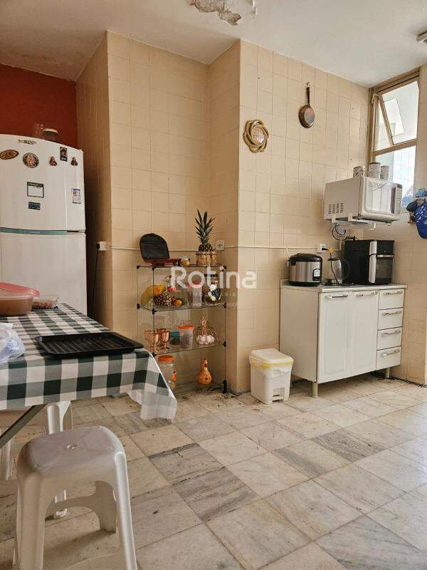 Apartamento à venda, 5 quartos em Uberlândia no bairro Centro no valor de R$ 450.000,00 - Rotina Imobiliária: 